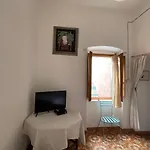 Maison De L Artiste Zangs Holiday home Narbolia