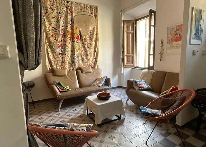 Maison De L Artiste Zangs Narbolia